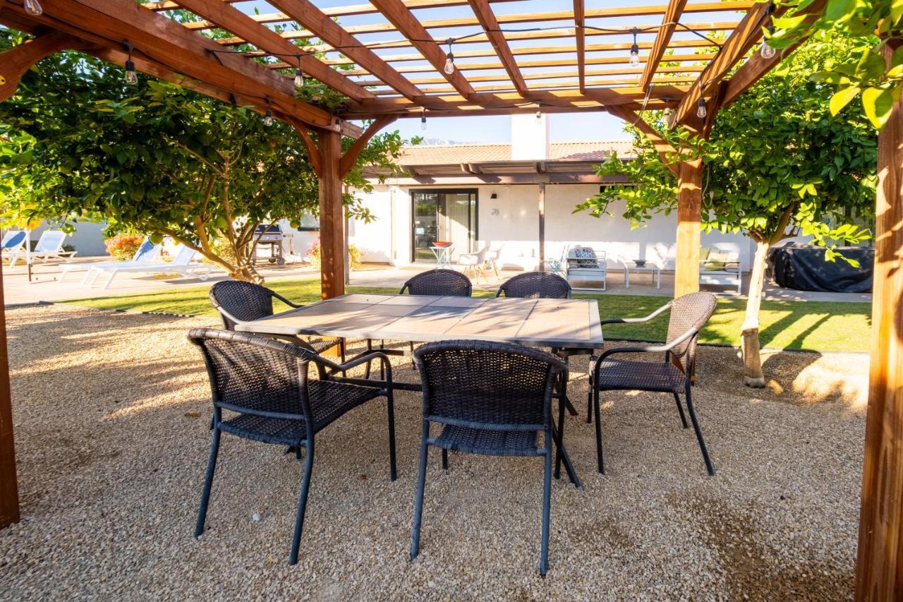 Beautiful Palm Springs Home Large Private Yard Exterior photo