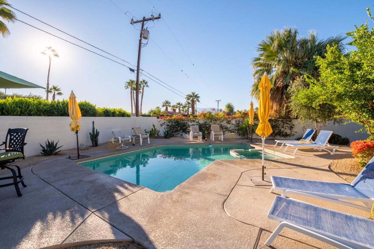 Beautiful Palm Springs Home Large Private Yard Exterior photo